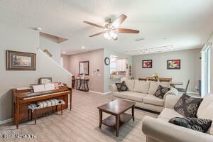 Photo - 404 Hepburn Rd