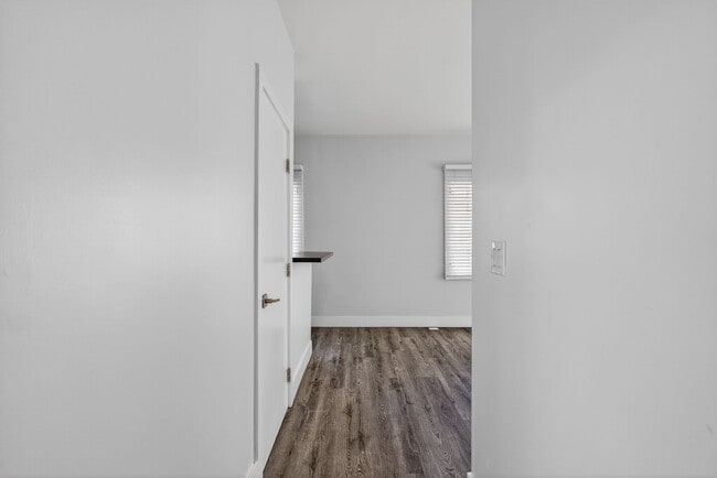 Photo - 405 W 3rd St Unidad B