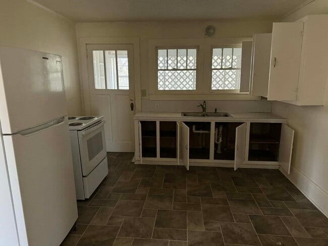 Photo - 147 Courtland St