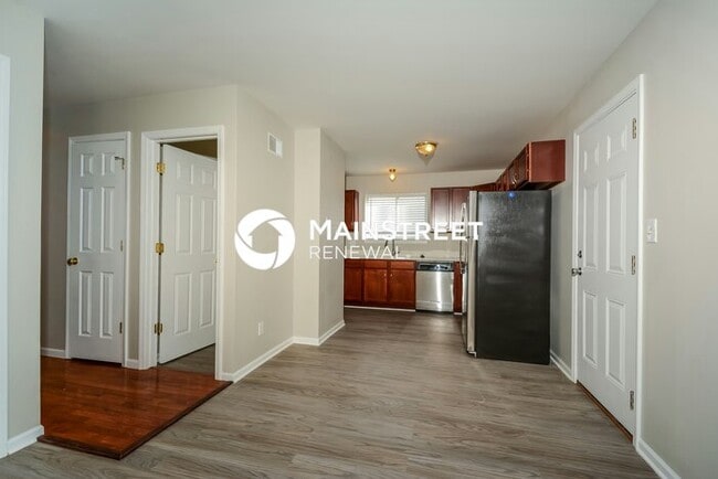 Photo - 3 Bedroom Pet-Friendly Home in St. Louis, MO with Main Street Renewal