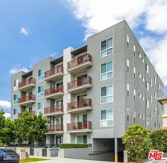 Photo - 1215 S Bedford St Unidad 404