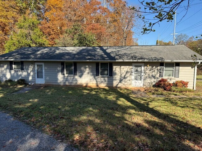 Building Photo - 5200 John Hall Rd Unit H