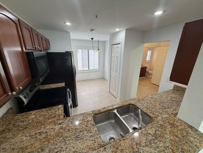Photo - Spacious 3 Bedroom Townhome with Garage in Altamonte Springs