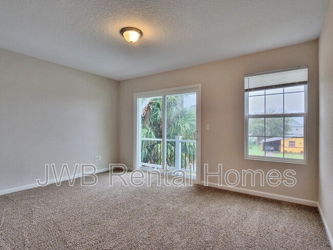 Photo - 629 3rd Ave S