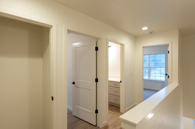 Photo - 7979 W 2nd St