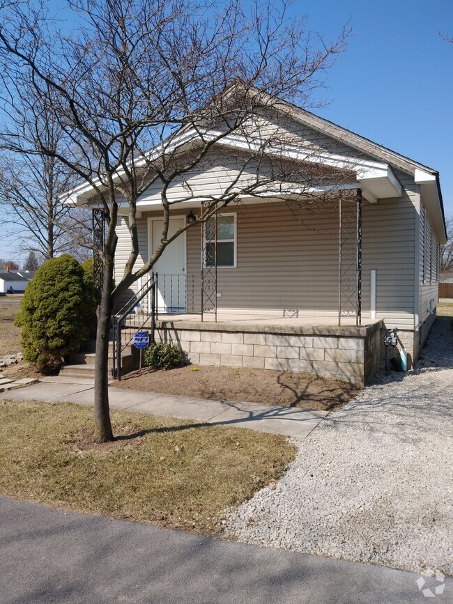 Building Photo - 233 Elm Ave Rental