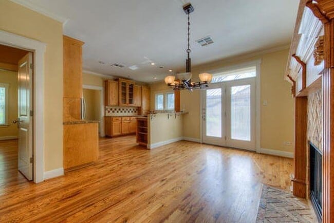 Photo - 4527 Avenue B