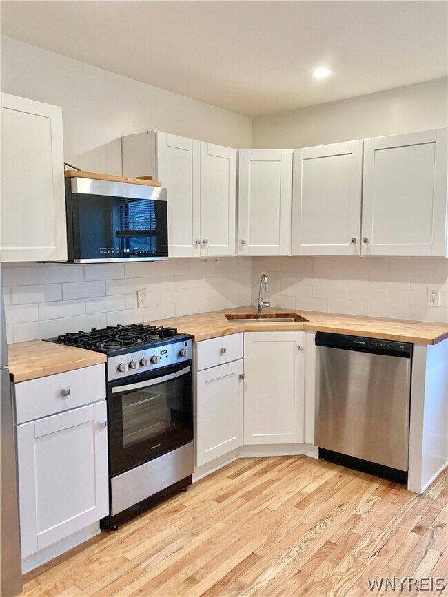 Photo - 56 Trinity Pl