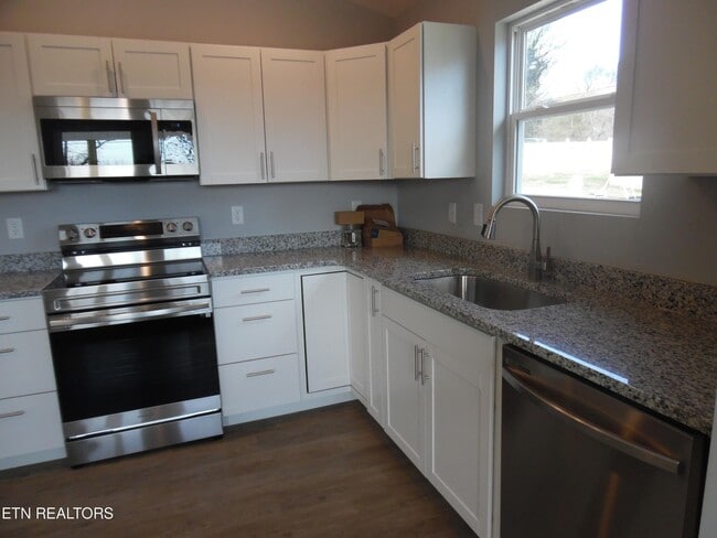 Photo - 3615 Lyle Ave