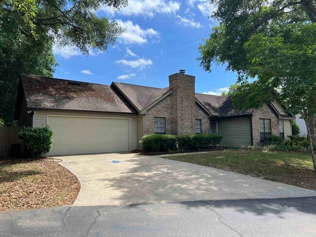 Photo - 2605 Yarmouth Ln
