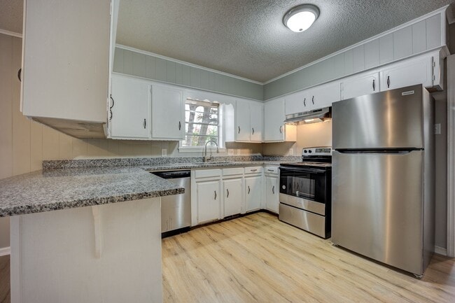 Photo - Freshly Updated 3 Bedroom House