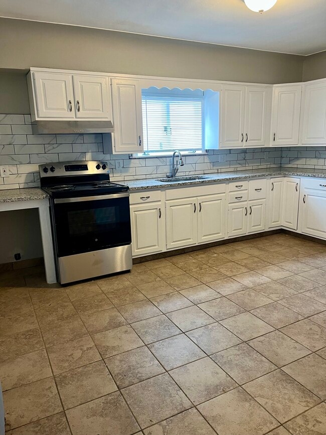 Photo - 625 Miller St Unit 625