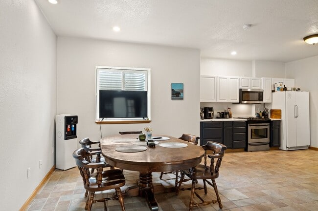 Photo - Private 1-Bed, 1-Bath Walkout Unit - Full ...
