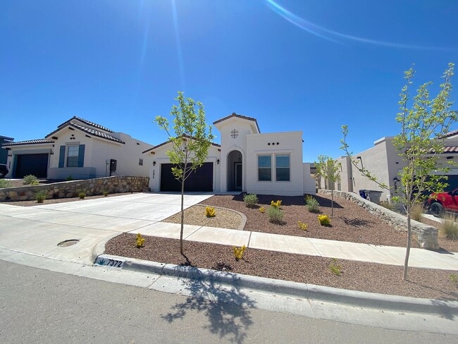 Building Photo - West El Paso Cimarron Neighborhood Stunning 4 bed/2.5bath