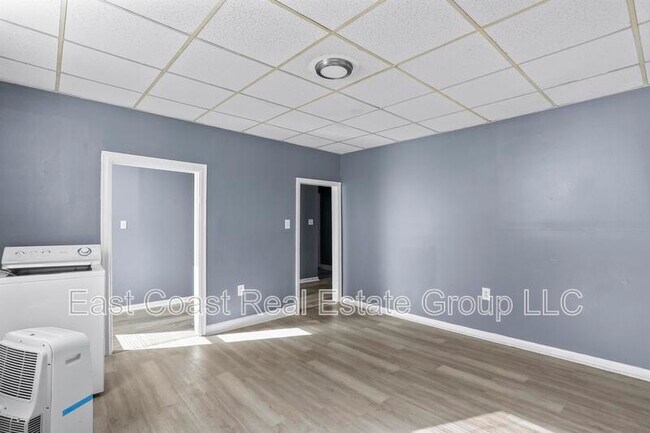 Photo - 15 E Water St