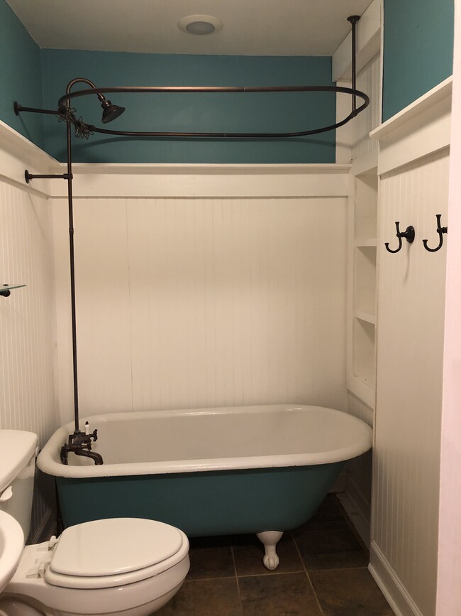 Photo - 6592 Moores Mill Rd