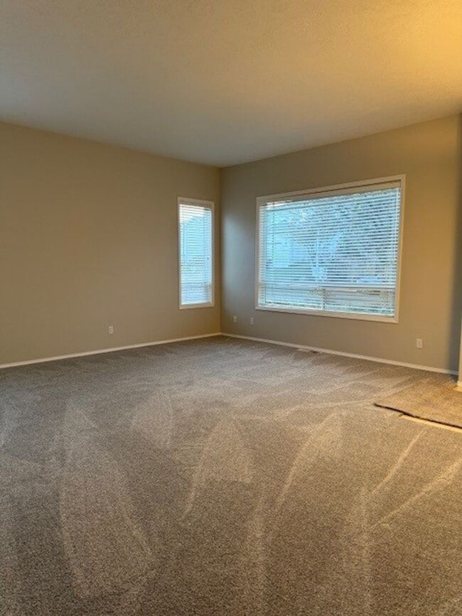 Photo - South Salem House in Well Established Neighborhood