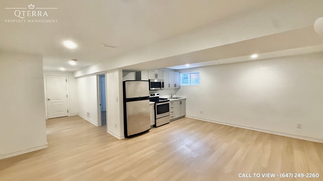 Photo - 508 Rathburn Rd