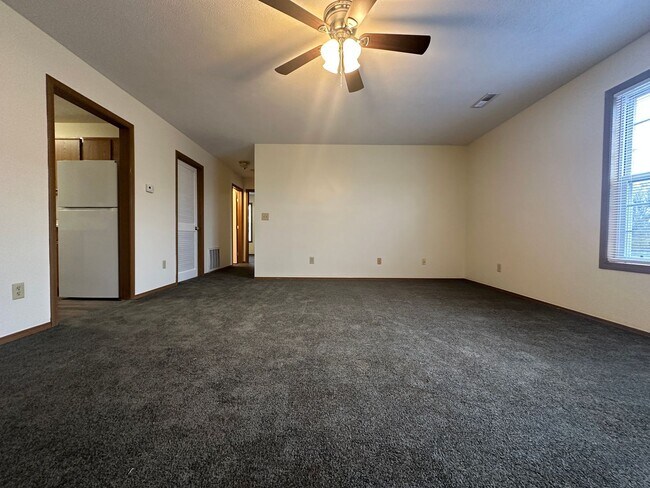 Photo - 108 Oak Creek Plaza