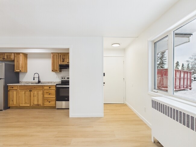 Building Photo - 901 Gilmore St Unit E