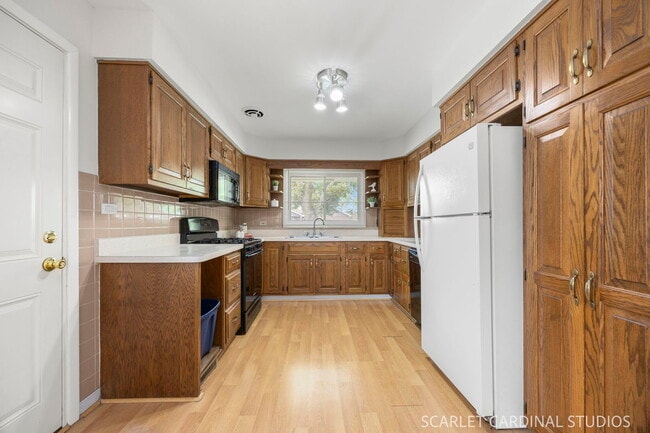 Photo - 569 S Park Rd