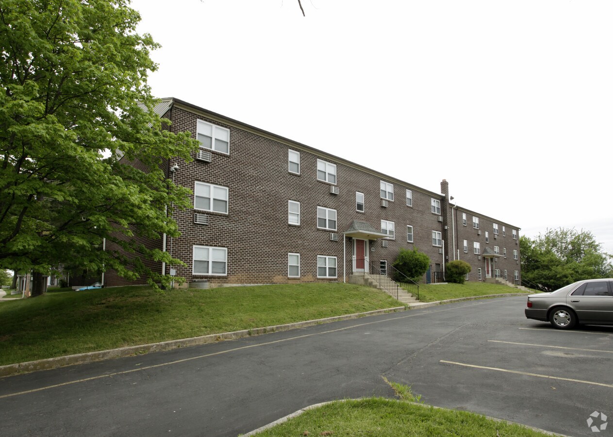 Photo - Jamestown Village Apartments