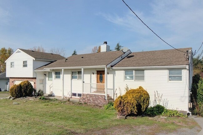 Building Photo - 730 Telegraph Rd Unit A