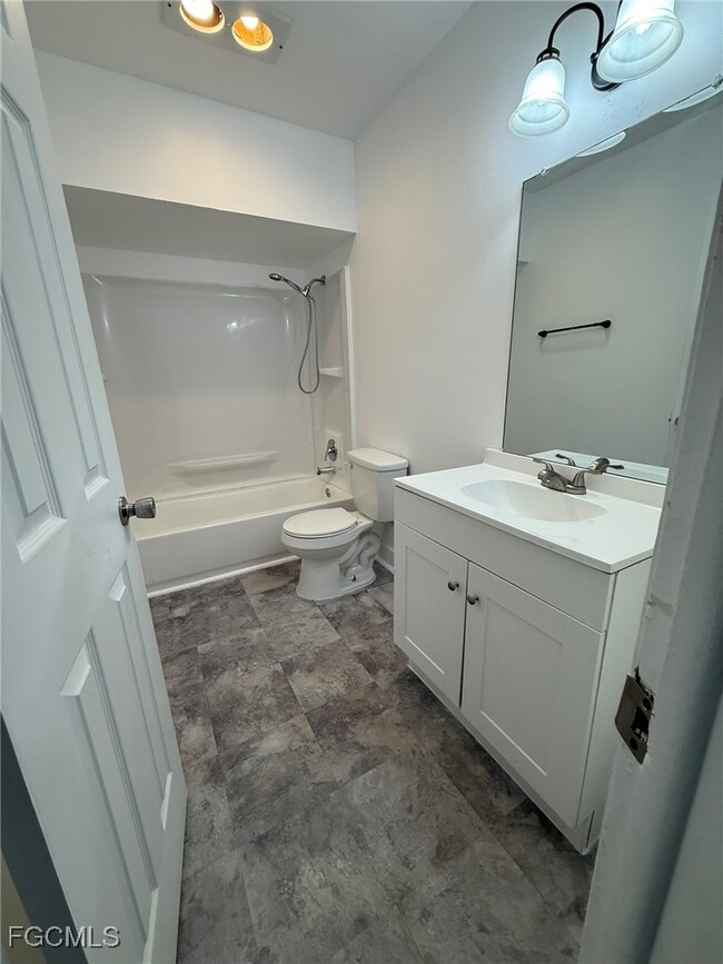 Photo - 2708 Broadway Unit 5