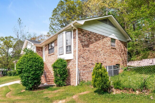 Photo - 1737 English Knoll Cir