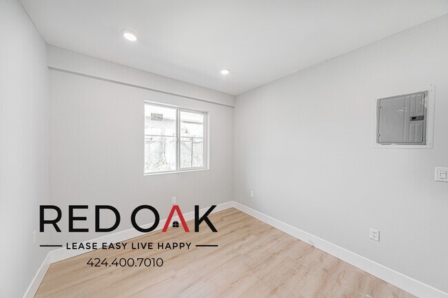 Photo - 923 W 75th St Unidad 931 3/4