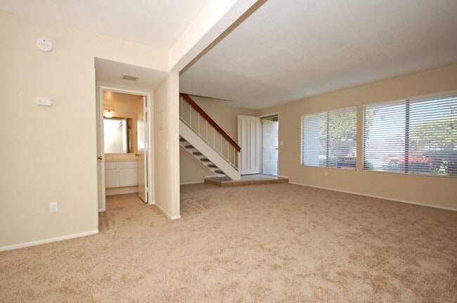 Photo - Beautiful 4BR/2.5BA Condo in Tanglewood!!!