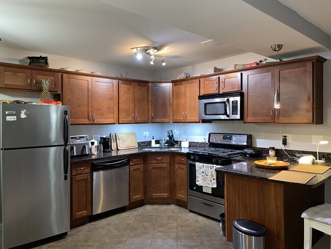 Photo - 16W625 Mockingbird Ln Condo Unit 104