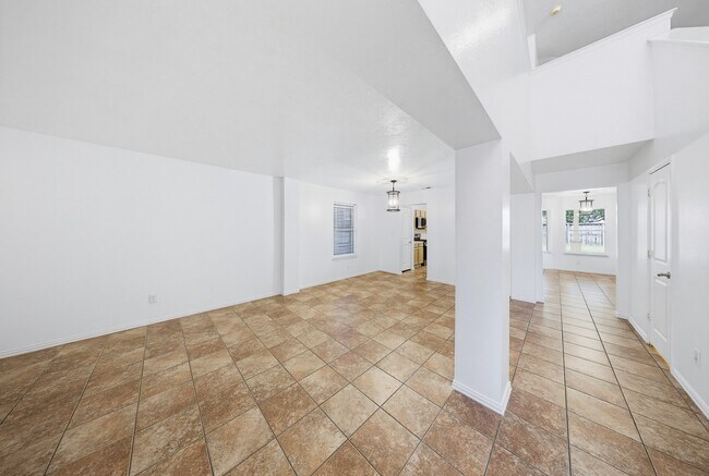 Photo - 16130 Coleburn Dr