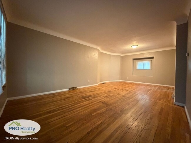 Photo - Charming 3 Bedroom Home