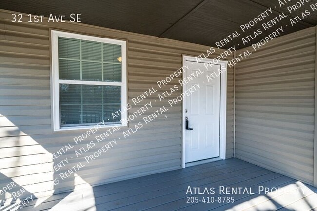 Photo - 32 1st Ave SE