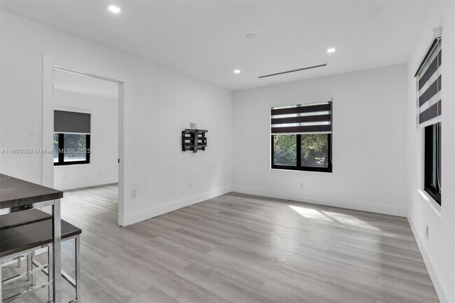 Photo - 23175 Naranja Rd