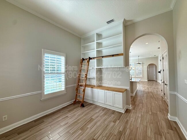 Photo - 628 Town Plaza Ave