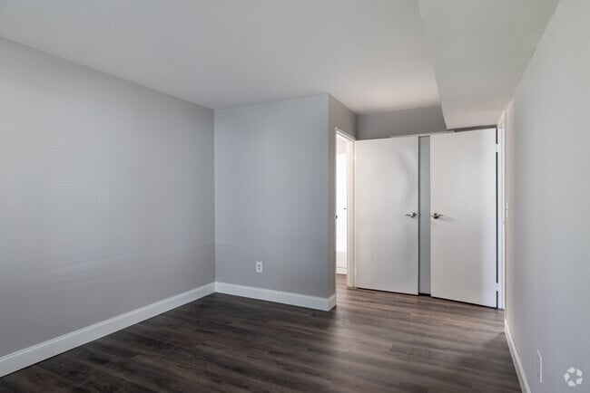 2BR, 2BA - 1,033SF - Primary Bedroom