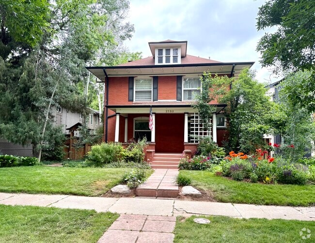 Building Photo - 2153 S Saint Paul St Rental