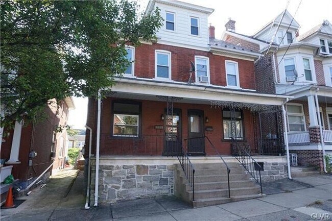 4 Bedroom Twin Home in West Bethlehem! - 4 Bedroom Twin Home in West Bethlehem!