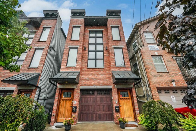 Photo - 18 Thorne St Condo Unit 1