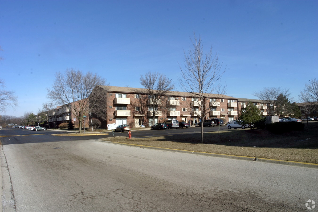 Pickwick Apartments - Pickwick Apartments