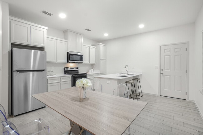 Photo - 1612 N Sugar Rd Unit 1