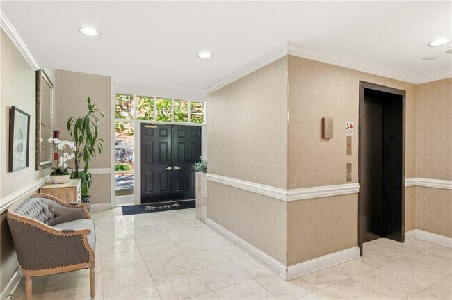 Photo - 24307 Plantation Dr NE