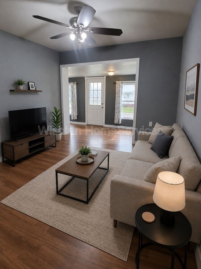 Photo - 701 N E St