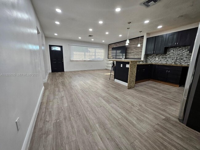 Photo - 19601 NE Miami Ct