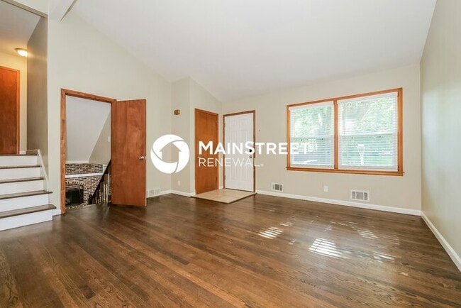3 Bedroom Pet-Friendly Home in Shawnee, KS with Main Street Renewal