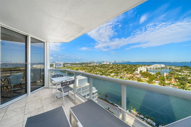 Photo - 4775 Collins Ave Unidad 2506 Rental