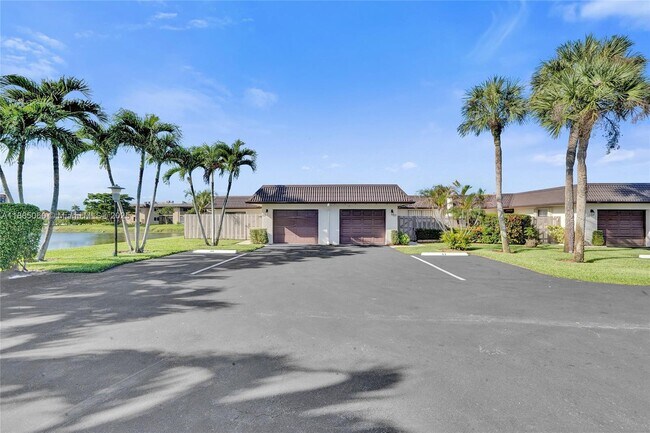 Photo - 125 Lake Paula Dr