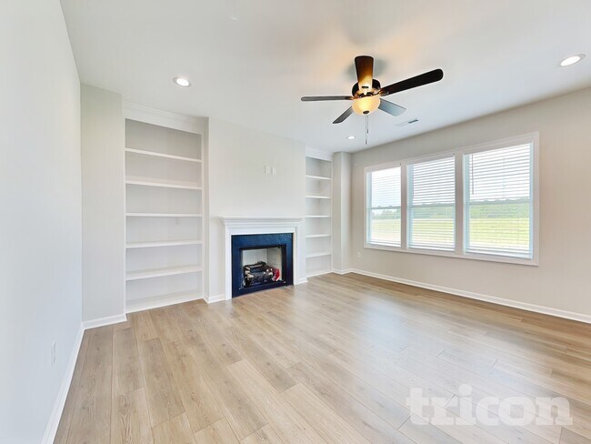 Photo - 77 Sawyer Ml Dr